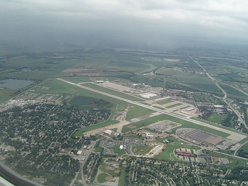 800px-Offutt AFB at 1000 ft