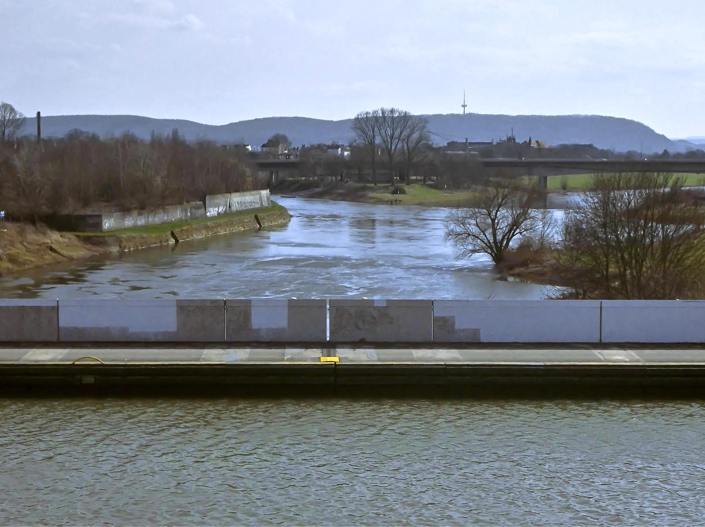Kanal über der Weser