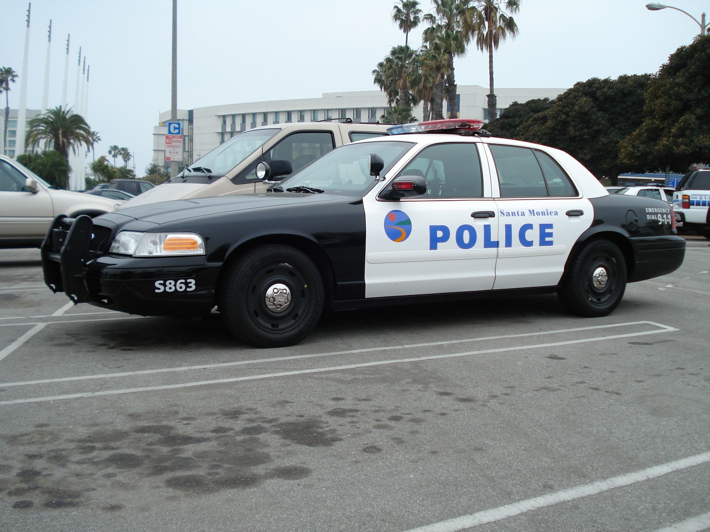 Liveries for the DPPD based on the Santa Monica Police Department. 